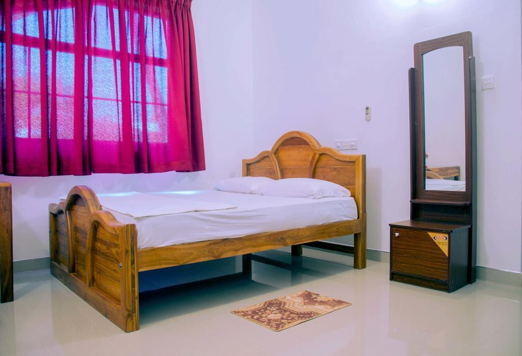 Saffron Guest Inn Полонарува Екстериор снимка